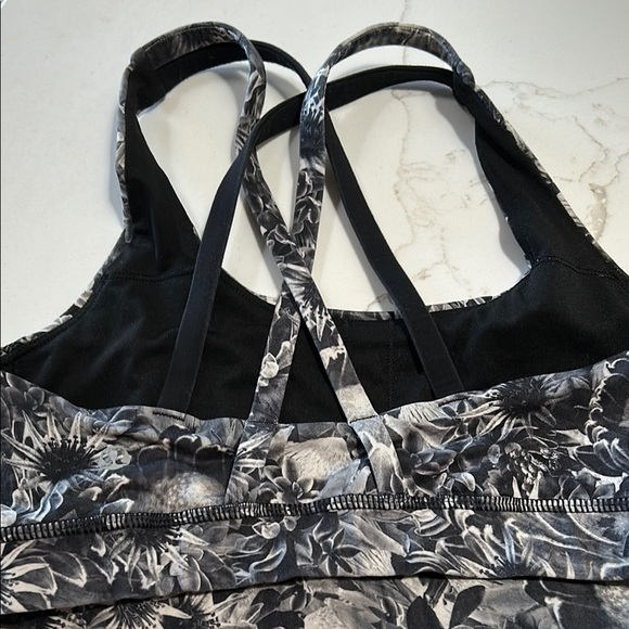 Lululemon Floral Black and White Set - Picture 4 of 10